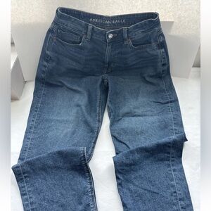 American Eagle Outfitters Mom Jeans size 4 short